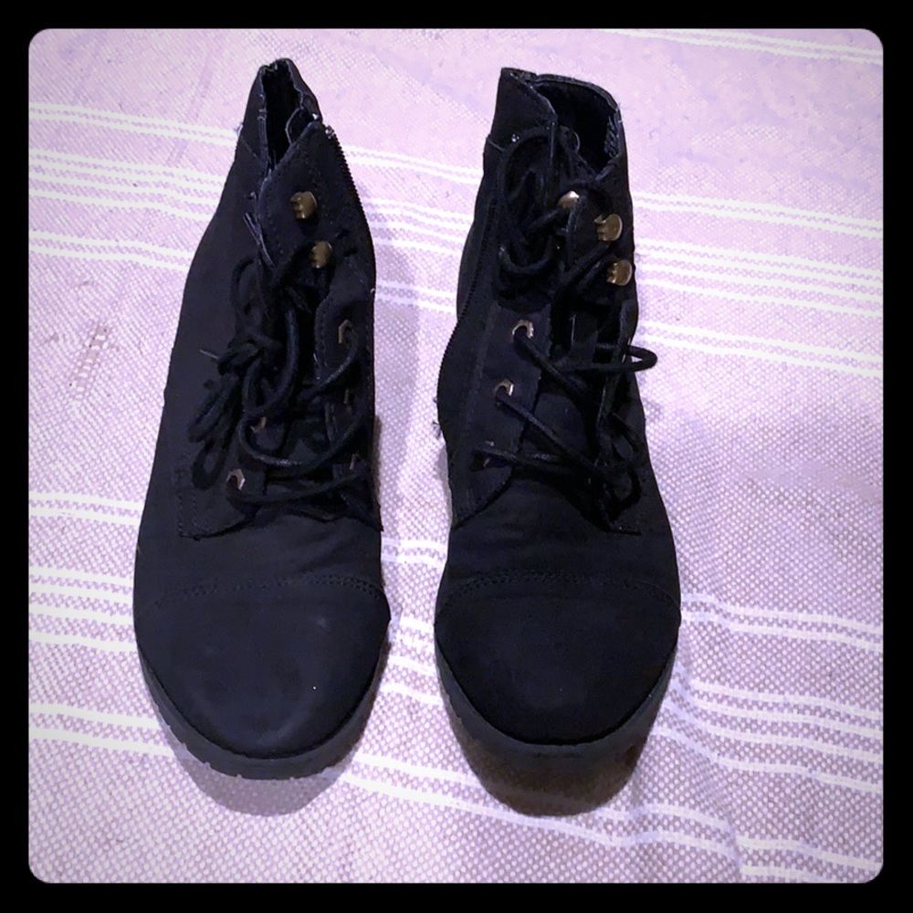 Like new black combat boots